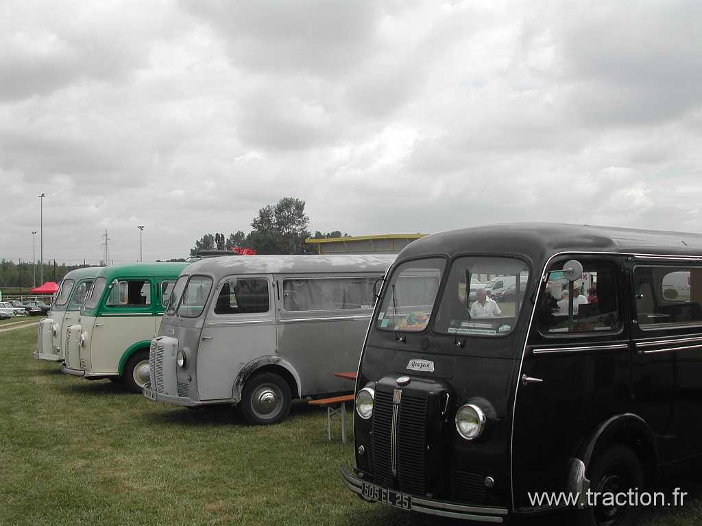 2014_Madine (44).JPG - 29ème Retro Meus'Auto au Lac de Madine, fourgon Peugeot D3